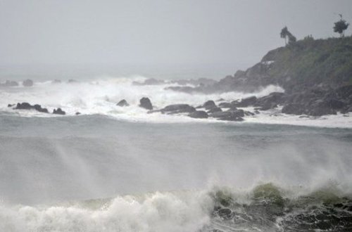 Yaponiyanı vuran tayfun fəlakəti ilə bağlı xəbərdarlıq davam edir