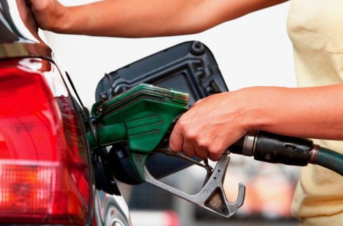 Yunanıstanda benzinin qiyməti rekord həddə çatıb
