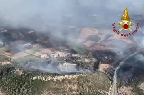 Sardiniya adasında meşə yanğını baş verib