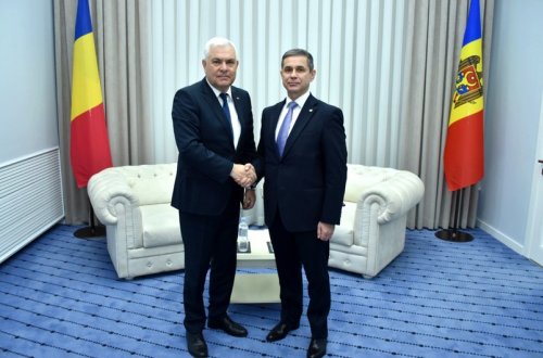 Rumıniyanın müdafiə naziri Moldovada səfərdədir