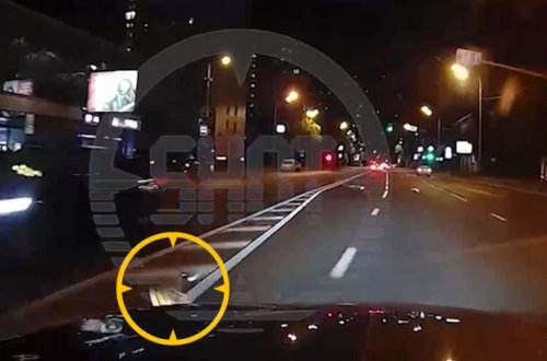 Moskvada sürücü öz avtomobili ilə PUA-nı vurdu - FOTO/VİDEO