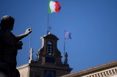 İtaliyada bir nəfər pendir çarxının altında qalaraq ölüb