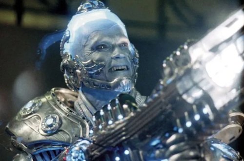 Bir atışla hədəfini donduran silah ixtira edildi