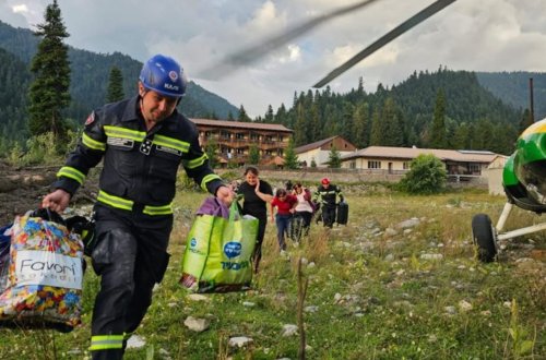 Gürcüstanda baş verən torpaq sürüşməsi nəticəsində ölənlərin sayı 21 nəfərə çatıb