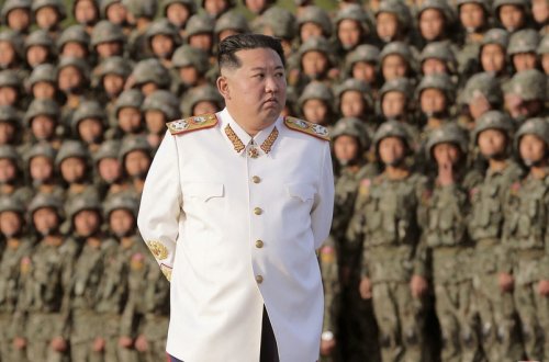 Kim Çen In ordunun hazırlığını artırmaq barədə göstəriş verib