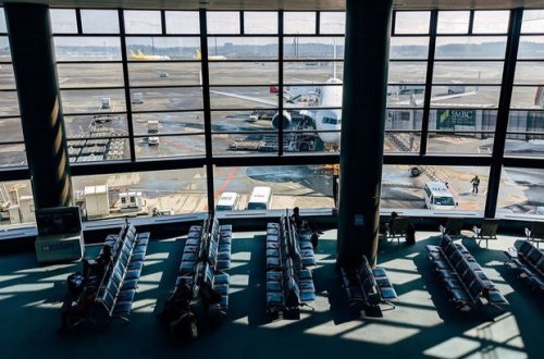 Moskvanın üç hava limanında kütləvi ləngimələr olub