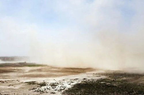 Urmiya gölündə yaranan duz qasırğasının dəhşətli görüntüləri yayıldı - VİDEO