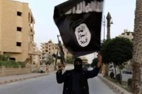 İŞİD Suriya ordusuna məxsus avtobusa hücum edib: 23 ÖLÜ