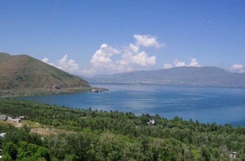 Ukrayna səfirinin müşaviri Göyçə gölündə batıb