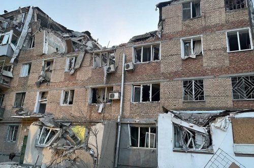 Rusiya ordusu Xersonu atəşə tutub, 2-si uşaq olmaqla 7 nəfər həlak olub