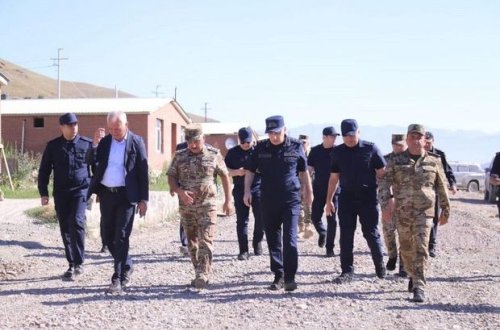 Kamran Əliyev Kəlbəcər və Laçına səfər edib, hərbçilərlə görüşüb - FOTO