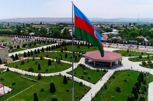 В Физули отправились первые 23 семьи