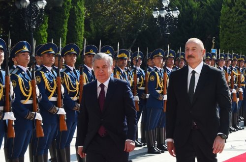 Şavkat Mirziyoyevin rəsmi qarşılanma mərasimi keçirilib