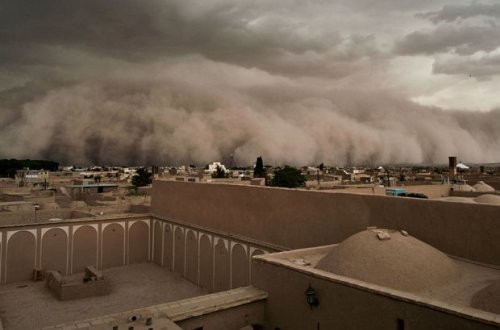 İranda qum fırtınası: Yüzlərlə zərərçəkən var - VİDEO