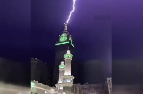 Məkkədə Kral Saat Qülləsinə ildırım düşüb