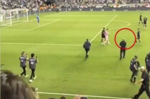 Messinin cangüdəni fenomen oldu: Lazım olanda meydana da girir - VİDEO