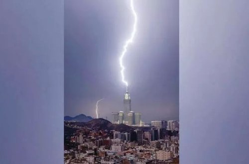 “Supercell” qasırğası Məkkəbi vurub