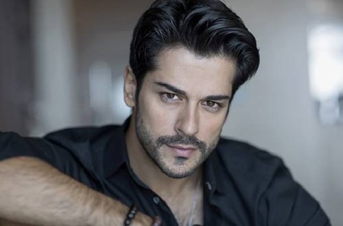 Burakdan 10 milyonluq hədiyyə - Foto