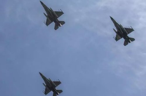 Ukraynalı pilotların F-16 uçuş təlimi oktyabrda başlayacaq