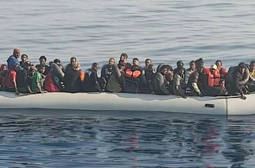 Yunanıstanda miqrant qayığında olan 50 nəfər xilas edilib