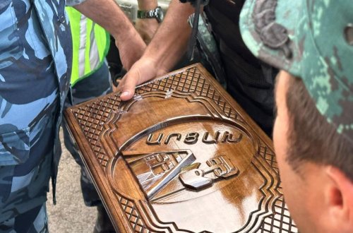 Qondarma respublikanın gerbi təsvir olunan nərd taxtasının sərhəddən keçirilməsinin qarşısı alındı - FOTO