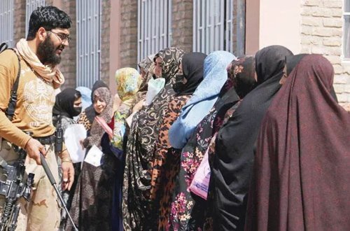 Taliban qadın tələbələri Dubaya getməsinə icazə verməyib