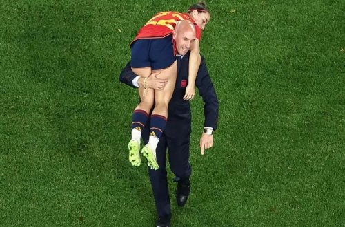 FİFA İspaniya Futbol Federasiyasının prezidentini istefaya göndərib