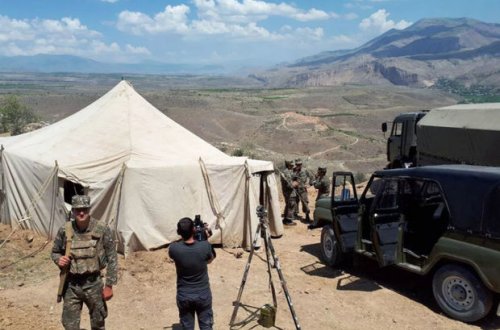 Erməni hərbçi qızınmaq istəyərkən çadırı yandırdı