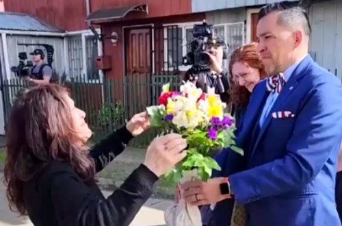 Doğuş zamanı oğurlandı, 42 il sonra anası ilə görüşdü - Video