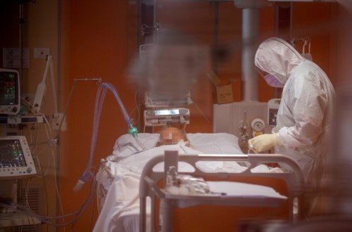 В Эквадоре зарегистрировали три случая заражения новым штаммом коронавируса