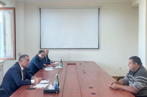 Kənd təsərrüfatı nazirinin müavini Elçin Zeynalov Tovuzda vətəndaşları qəbul edib