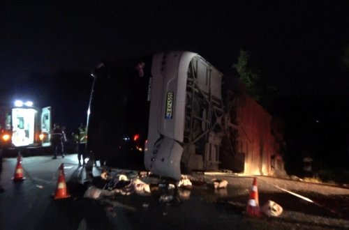 Türkiyədə ağır yol qəzası olub, 6 nəfər ölüb, 43 nəfər yaralanıb