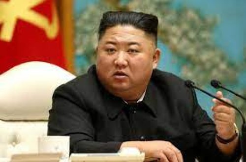 Kim Çen In silah-sursat fabrikinə baxış keçirib