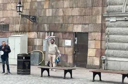 İsveçdə Quran yandırılıb