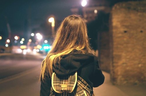 Xırdalanda bir binada baş verən sirli ölümlər - Məktəbli qızları kim təhrik edib?