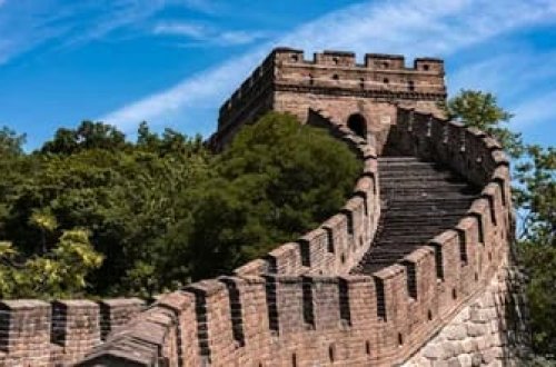 Böyük Çin Səddində 'qısayol'a görə 2 nəfər saxlanıldı