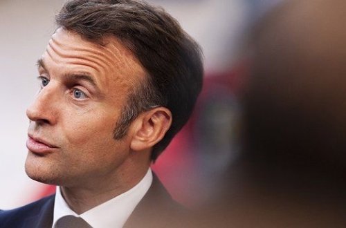 Makron anti-islam abaya qadağasını müdafiə edib