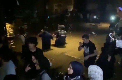 İstanbulda milli kitabxananı sel basdı - VİDEO