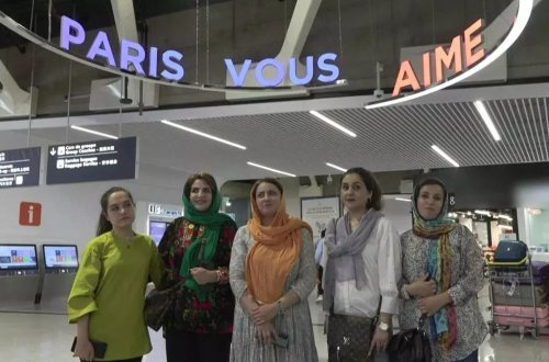 Talibandan qaçan qadınlar Fransaya gedib