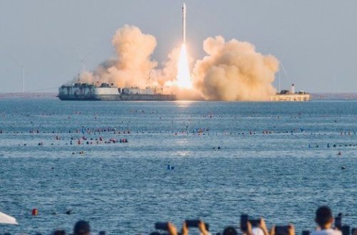 Çin dənizdən kosmosa 4 peyk göndərir