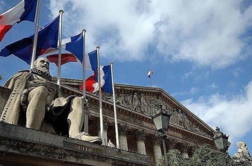 Fransada 67 müsəlman şagird məktəbə qəbul edilməyib