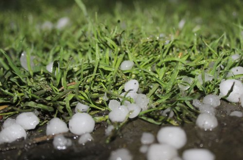 Qaxda dolu və leysan fəsadlar törədib