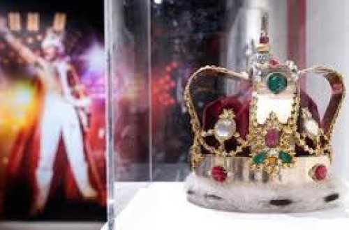 Freddi Merkurinin əşyaları hərraca çıxarılıb