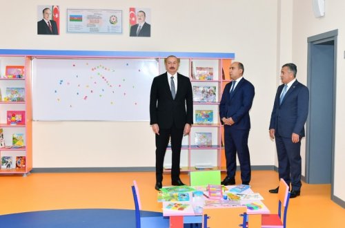 İlham Əliyev Xırdalan şəhər 11 nömrəli tam orta məktəbin yeni binasının açılışında iştirak edib - FOTO