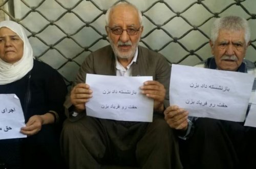 İranın altı şəhərində təqaüdçülər etiraz aksiyası keçirib