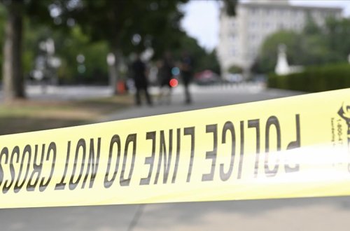 ABŞ-da orta məktəbə hücum nəticəsində 1 şagird həlak oldu