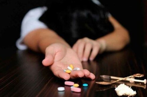 İranlı professor Bakıda xəstələrə narkotik tərkibli dərman verirmiş: 10 min manat ödəyib ölkəsinə qayıtdı