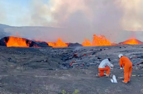 Kilauea vulkanı 10-15 metr hündürlüyə lava püskürdü
