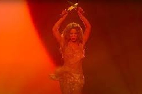 Şakiranın musiqi festivalındakı rəqsi gündəm oldu