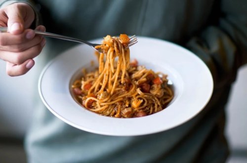 Axşam yeməyində makaron yeyən tələbə həyatını itirdi